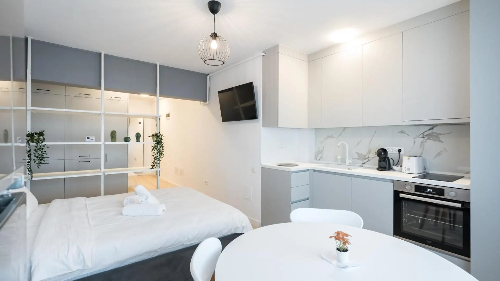 Springview Studio Bucharest 0*,  Romania